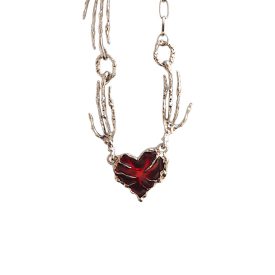 Szívet markoló nyaklánc