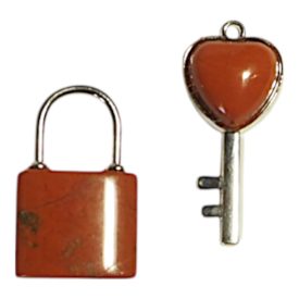 Vörös jáspis lakat és kulcs