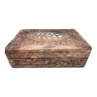 Virágfüzér dombornyomásos antik fa ládikó