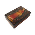 Nő virágkoszorúval doboz