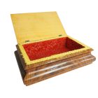 Rózsás lakkozott láda