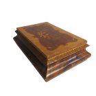 Rózsás lakkozott láda