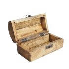 Faragott virágmintás láda