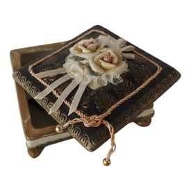 Rózsás kerámia doboz