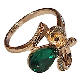 Gyűrű zöld kővel